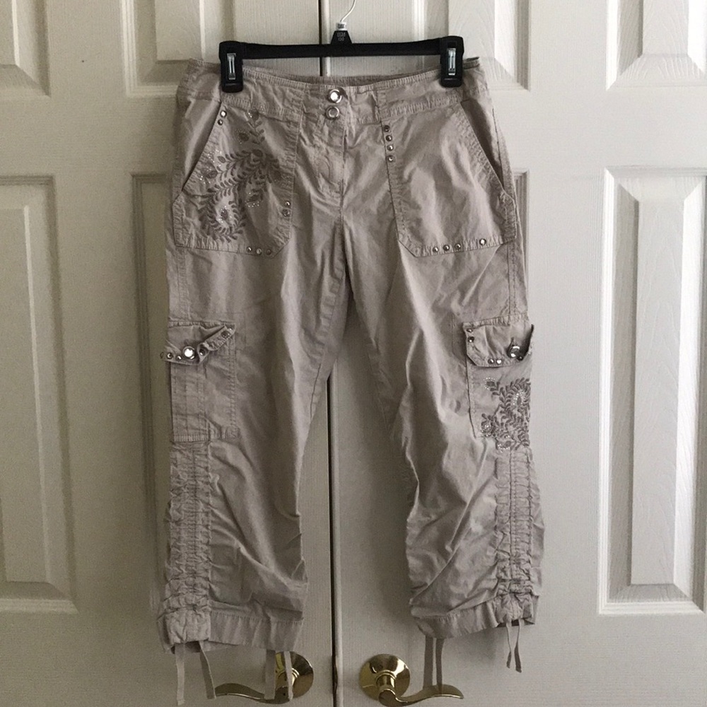 GUC INC Capri pants